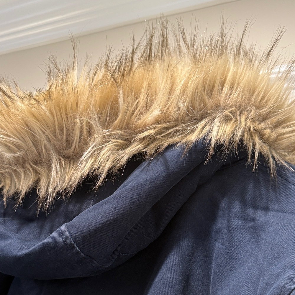 Hollister Navy Jacket with Faux Fur Hood sz S - Picture 8 of 14